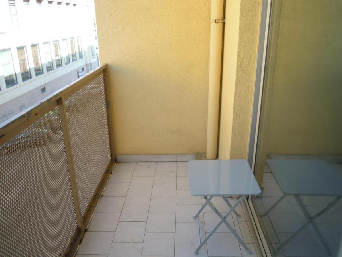 Nimes Studio Parking Dhuoda Exterior photo